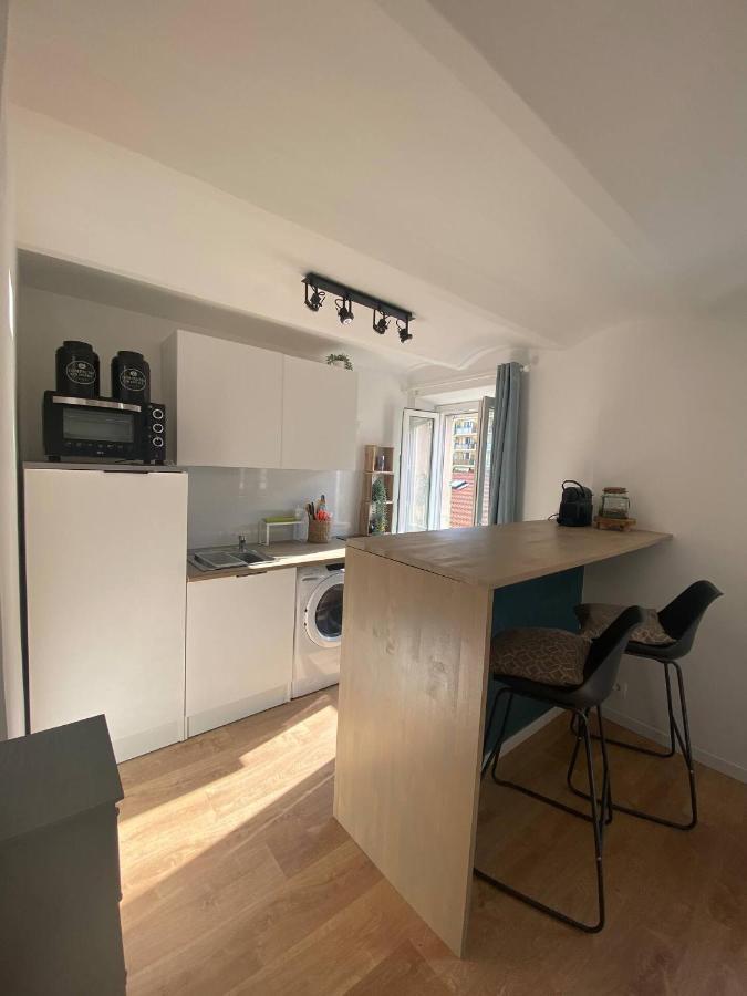 Studio Le Rocher, Menton Apartment Bagian luar foto